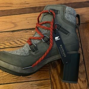 NWT Sorel lace-up hiking boots with heel
